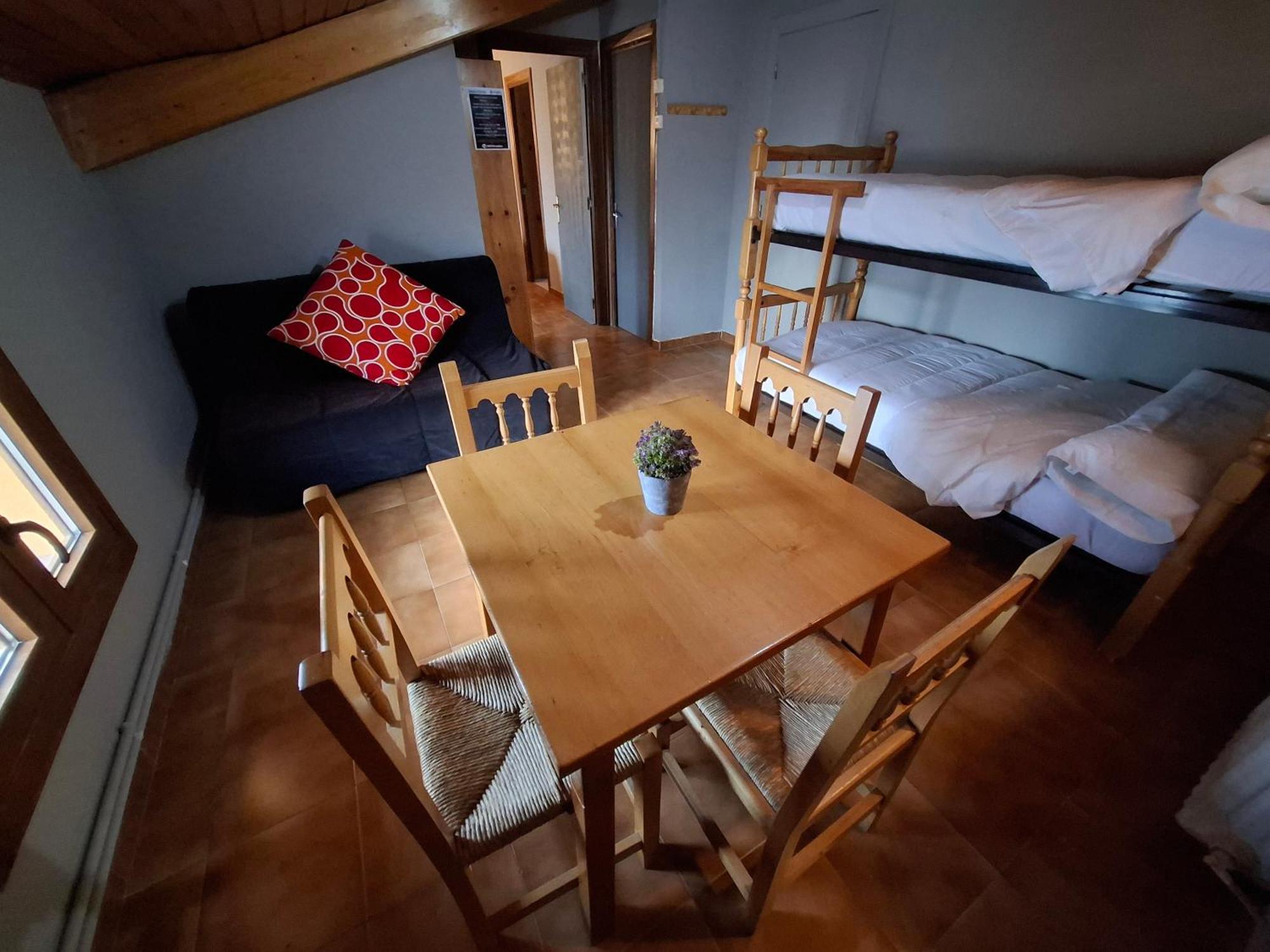 Hostal Casa Pirineus & Deportes De Aventura Baró Extérieur photo